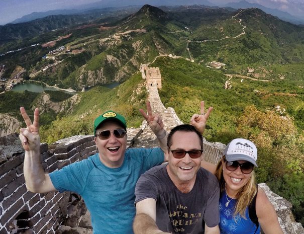 atop-the-great-wall-of-china-team-herbalife_t20_jXoaRv